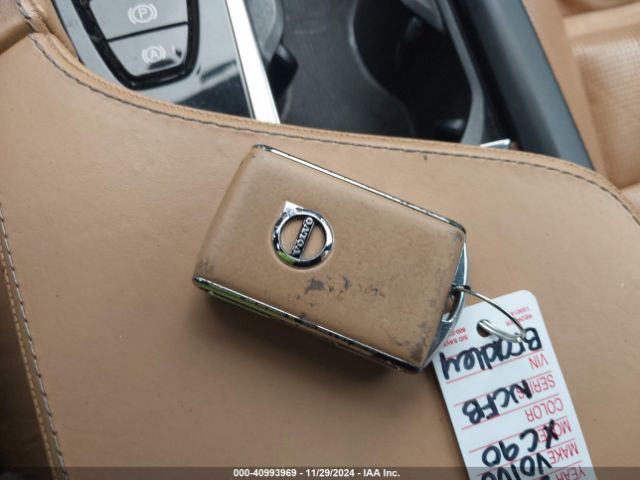 2017 VOLVO XC90 YV4A22PL1H1166668 Photo 10