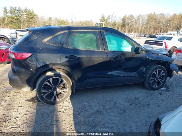 1FMCU9G66NUB95548 Ford ESCAPE SE