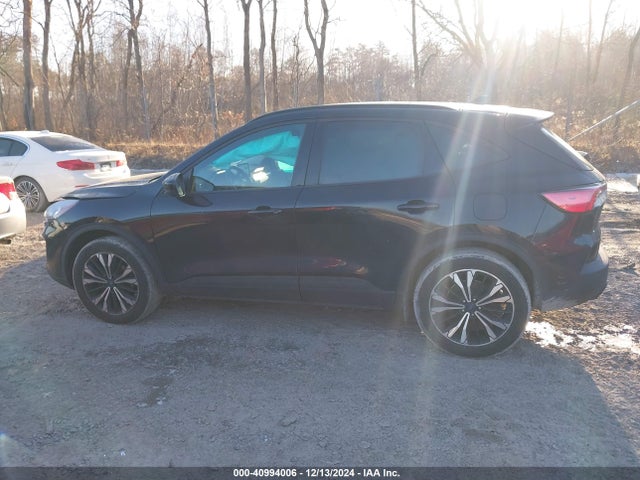 1FMCU9G66NUB95548 Ford ESCAPE SE