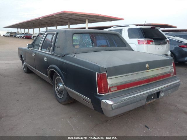 1988 LINCOLN TOWN CAR 1LNBM82F3JY831150 Photo 2