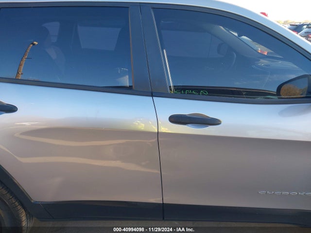 1C4PJMAB9EW233043 Jeep Cherokee Sport