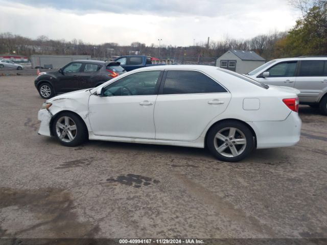 4T1BF1FKXEU413528 Toyota CAMRY SE