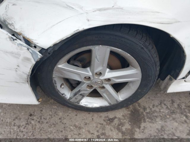 4T1BF1FKXEU413528 Toyota CAMRY SE