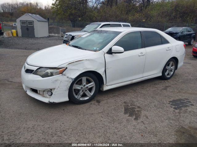 4T1BF1FKXEU413528 Toyota CAMRY SE