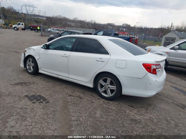 4T1BF1FKXEU413528 Toyota CAMRY SE