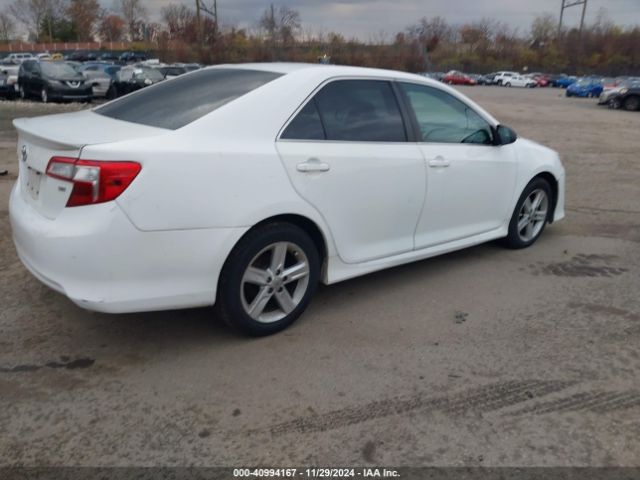 4T1BF1FKXEU413528 Toyota CAMRY SE