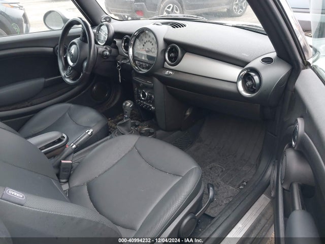 2011 MINI COOPER WMWZN3C56BTZ78261 Photo 4