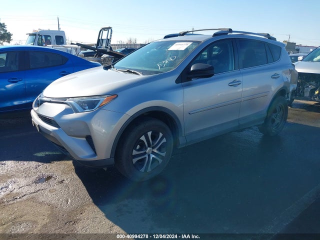 Toyota RAV4 LE 2018 2T3ZFREV7JW472093 Image 2