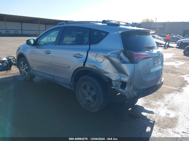Toyota RAV4 LE 2018 2T3ZFREV7JW472093 Image 3