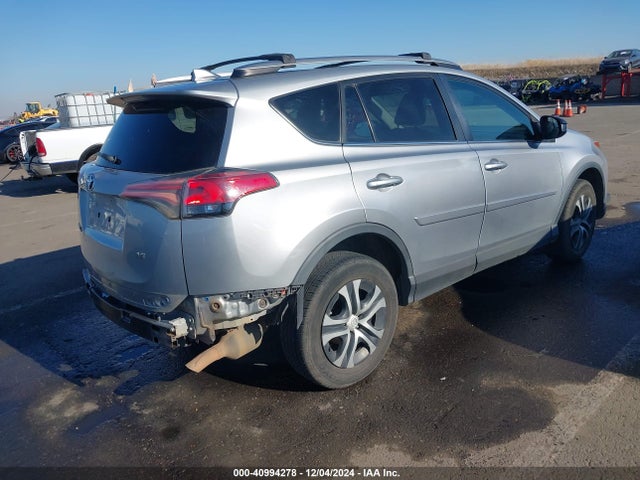Toyota RAV4 LE 2018 2T3ZFREV7JW472093 Image 4