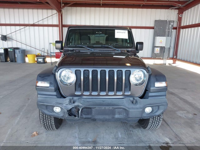 1C4HJXDG5JW298611 Jeep Wrangler Unlimited Sport S 4x4