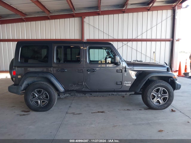 1C4HJXDG5JW298611 Jeep Wrangler Unlimited Sport S 4x4