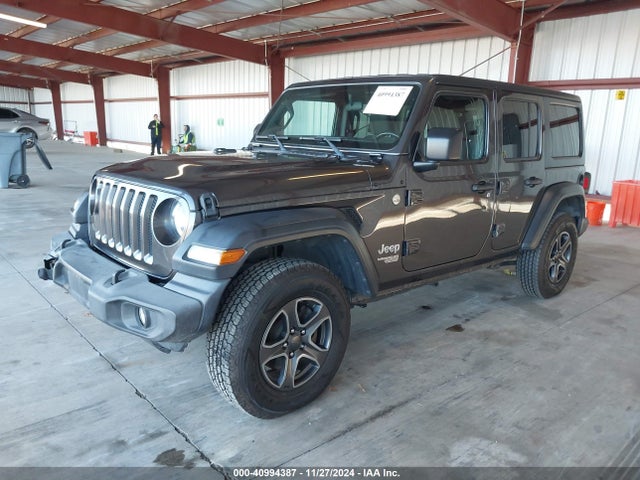 1C4HJXDG5JW298611 Jeep Wrangler Unlimited Sport S 4x4