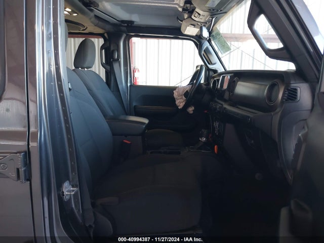 1C4HJXDG5JW298611 Jeep Wrangler Unlimited Sport S 4x4