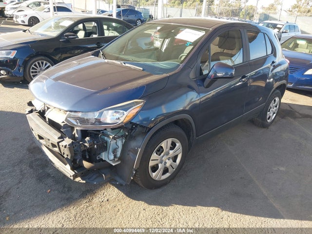 Chevrolet TRAX LS 2018 3GNCJKSB2JL176600 Image 2
