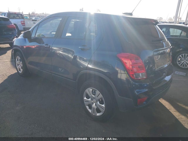 Chevrolet TRAX LS 2018 3GNCJKSB2JL176600 Image 3