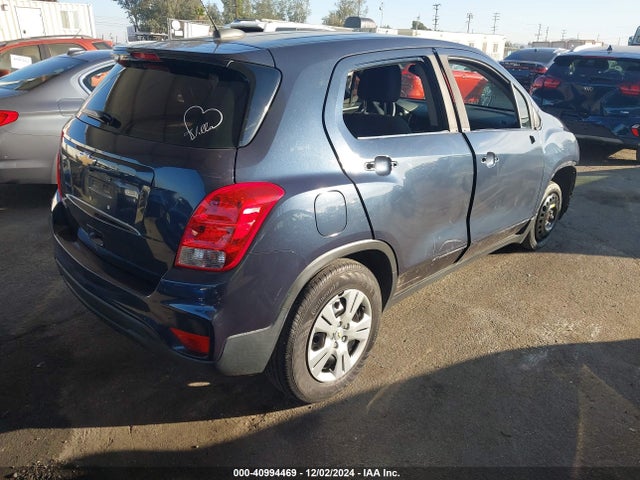 Chevrolet TRAX LS 2018 3GNCJKSB2JL176600 Image 4