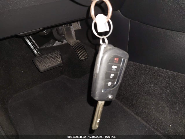 JTDS4RCE3LJ004230 Toyota COROLLA SE