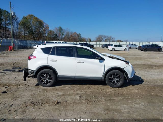 JTMNFREV3JD121452 Toyota RAV4 SE