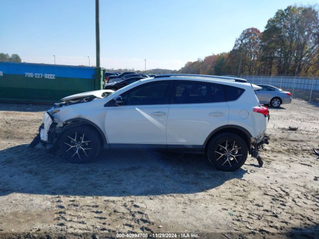 JTMNFREV3JD121452 Toyota RAV4 SE
