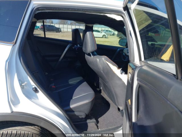 JTMNFREV3JD121452 Toyota RAV4 SE