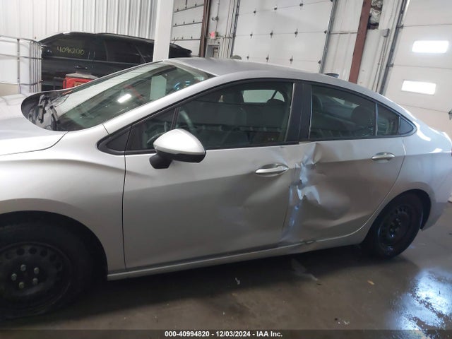Chevrolet Cruze Ls Auto 2017 1G1BC5SM2H7121962 Image 6