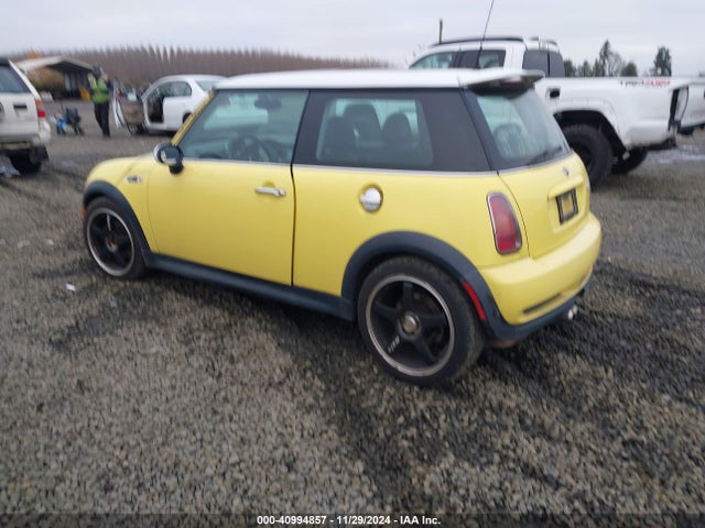 2003 MINI COOPER S WMWRE33403TD72644 Photo 2