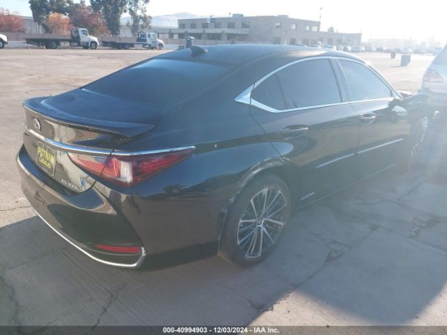 58ADA1C17NU022171 Lexus ES 300H