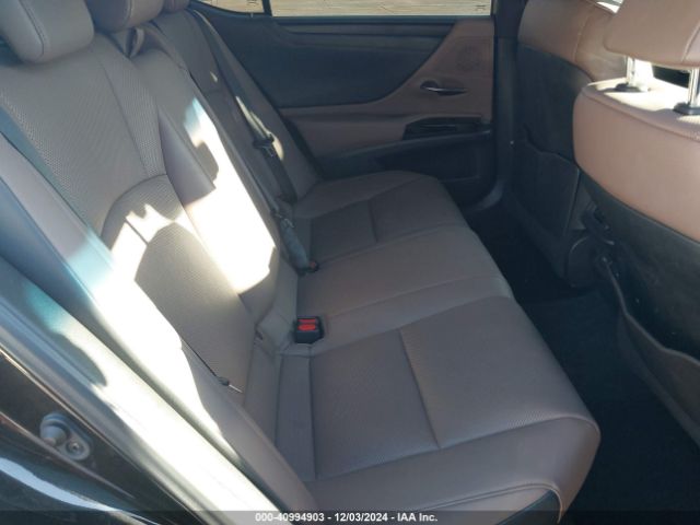 58ADA1C17NU022171 Lexus ES 300H