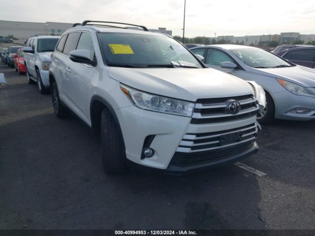 5TDKZRFH6KS563389 Toyota Highlander Xle