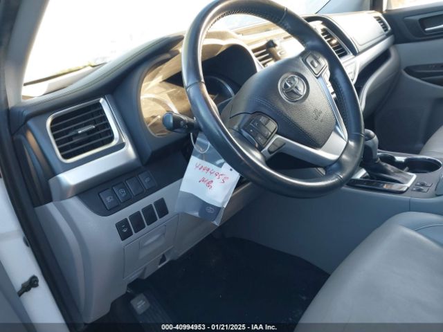 5TDKZRFH6KS563389 Toyota Highlander Xle
