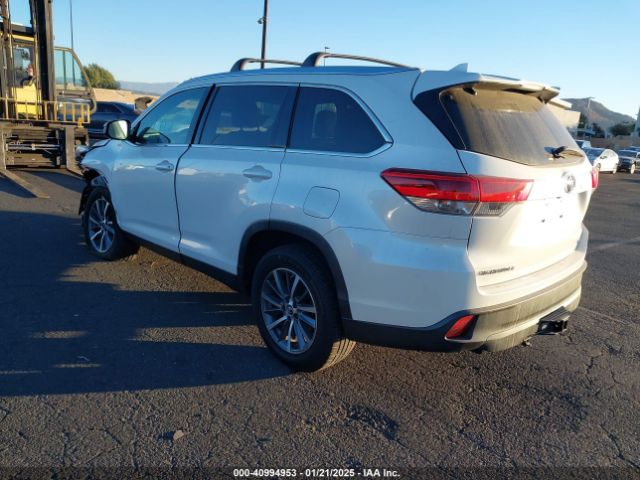 5TDKZRFH6KS563389 Toyota Highlander Xle