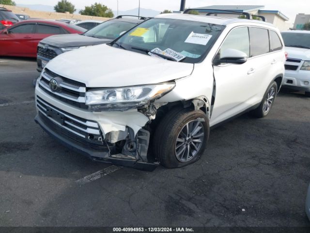 5TDKZRFH6KS563389 Toyota Highlander Xle