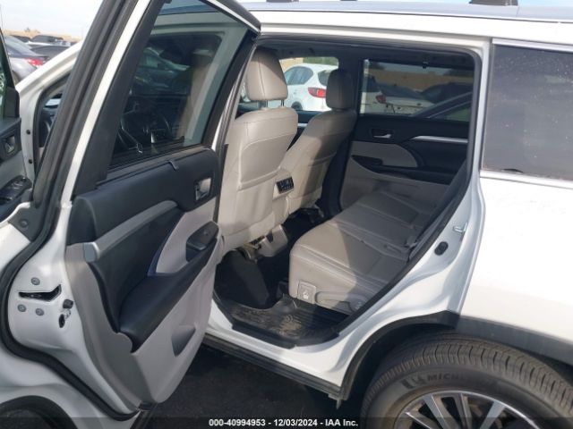 5TDKZRFH6KS563389 Toyota Highlander Xle