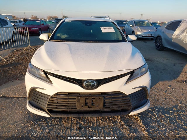 4T1C11AK8NU658404 Toyota CAMRY LE