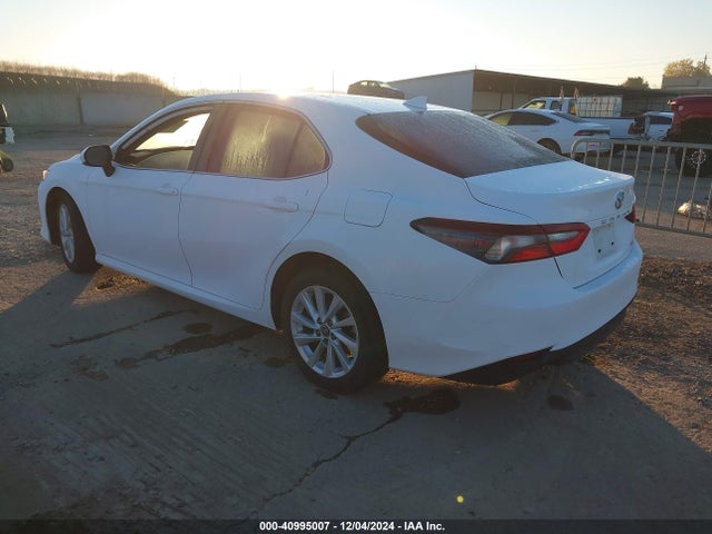 4T1C11AK8NU658404 Toyota CAMRY LE