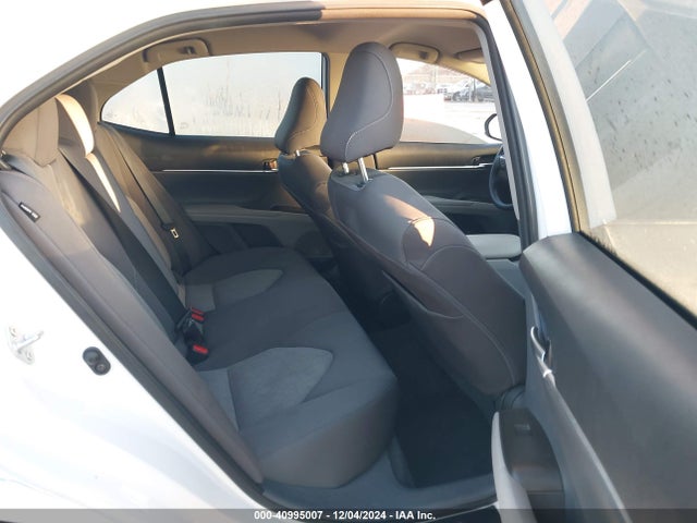 4T1C11AK8NU658404 Toyota CAMRY LE