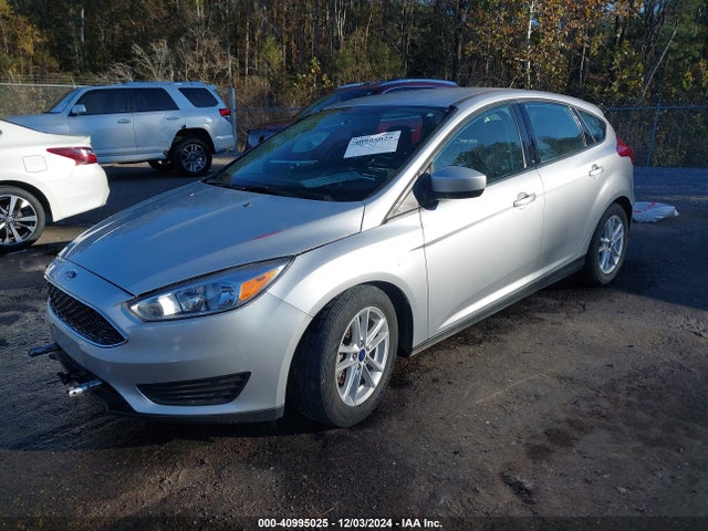 Ford FOCUS SE 2018 1FADP3K26JL284771 Image 2
