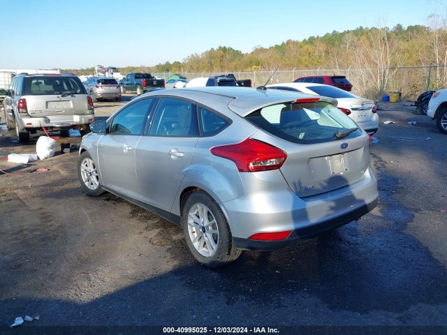 Ford FOCUS SE 2018 1FADP3K26JL284771 Image 3