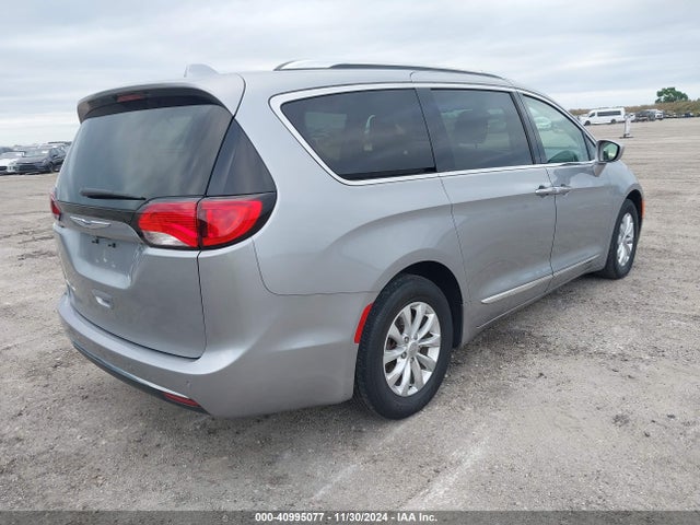 Chrysler Pacifica Touring L 2019 2C4RC1BG7KR613479 Image 4