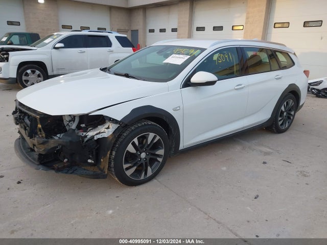 W04GV8SXXJ1159896 Buick Regal Tourx Essence
