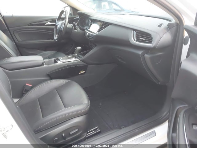 W04GV8SXXJ1159896 Buick Regal Tourx Essence