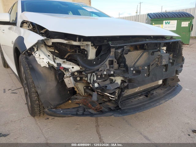 W04GV8SXXJ1159896 Buick Regal Tourx Essence