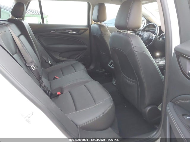 W04GV8SXXJ1159896 Buick Regal Tourx Essence