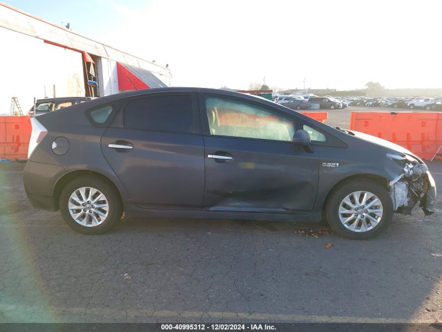 Toyota Prius Plug-in Advanced 2014 JTDKN3DPXE3062417 Image 13