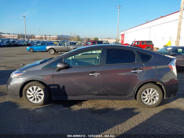Toyota Prius Plug-in Advanced 2014 JTDKN3DPXE3062417 Image 14