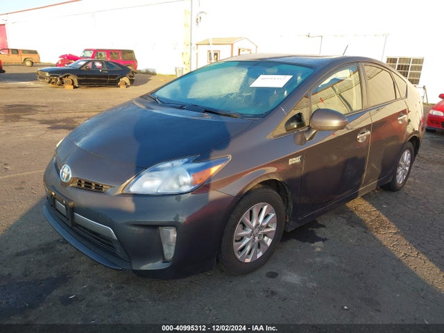 Toyota Prius Plug-in Advanced 2014 JTDKN3DPXE3062417 Image 2