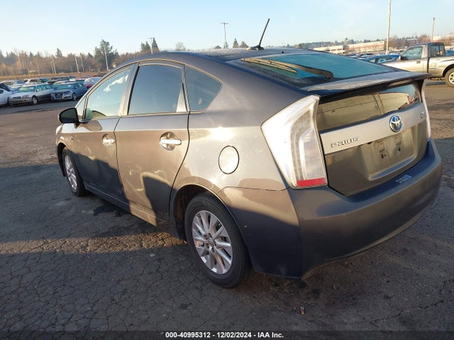 Toyota Prius Plug-in Advanced 2014 JTDKN3DPXE3062417 Image 3