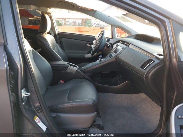 Toyota Prius Plug-in Advanced 2014 JTDKN3DPXE3062417 Image 5