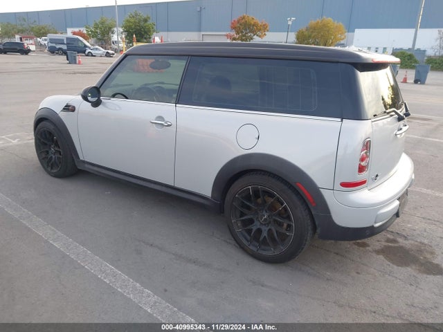 2012 MINI COOPER CLUBMAN WMWZF3C51CT189790 Photo 2